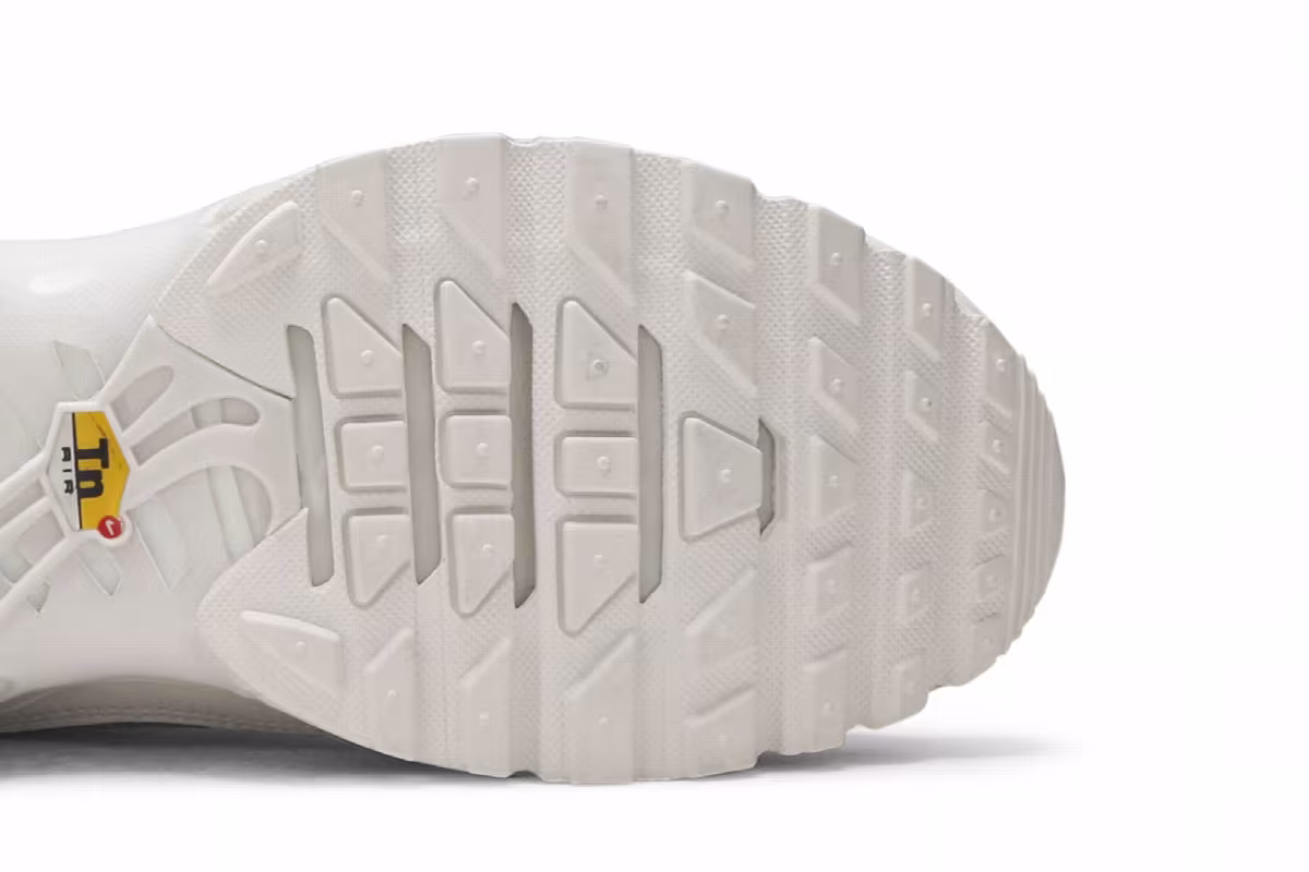 Nike Women's Air Max Plus, view 6