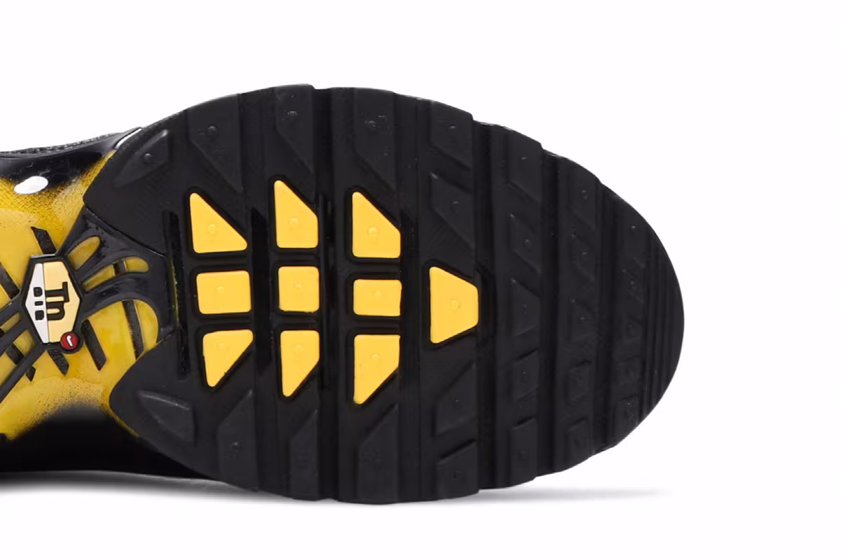 Nike Air Max Plus GS Vivid Sulphur, view 6