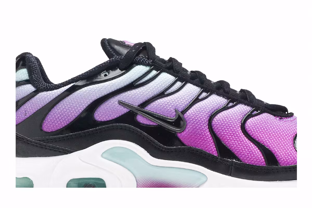 Nike Air Max Plus GS Aurora Hyper Violet, view 3