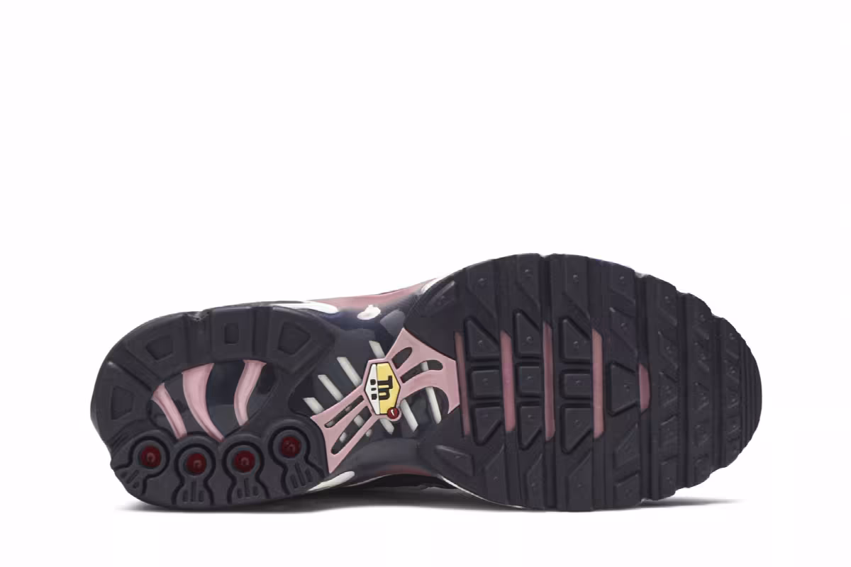 Nike Air Max Plus GS Gridiron Grey, view 5