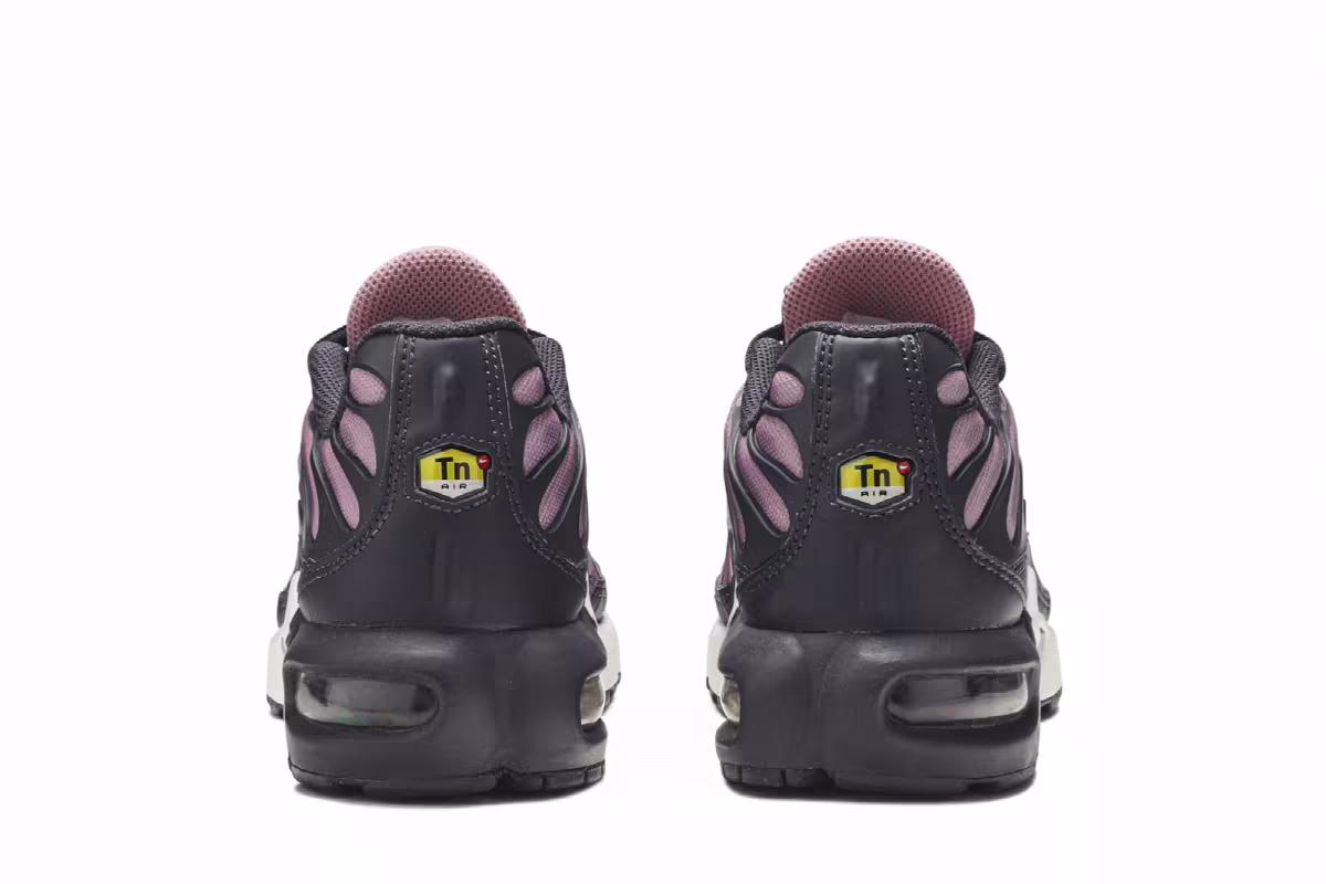 Nike Air Max Plus GS Gridiron Grey, view 7