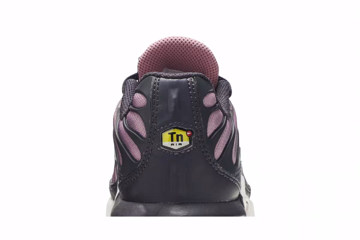 Nike Air Max Plus GS Gridiron Grey, view 8