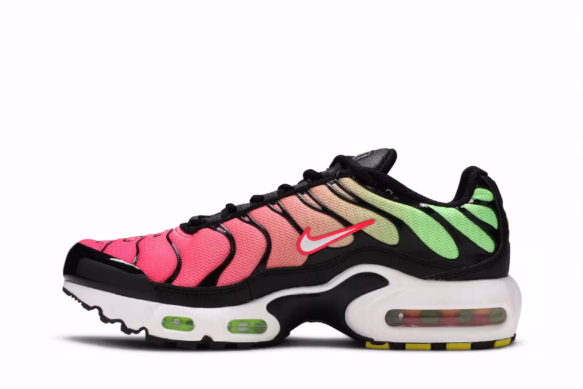 Nike Air Max Plus GS Green Strike Flash Crimson, view 4