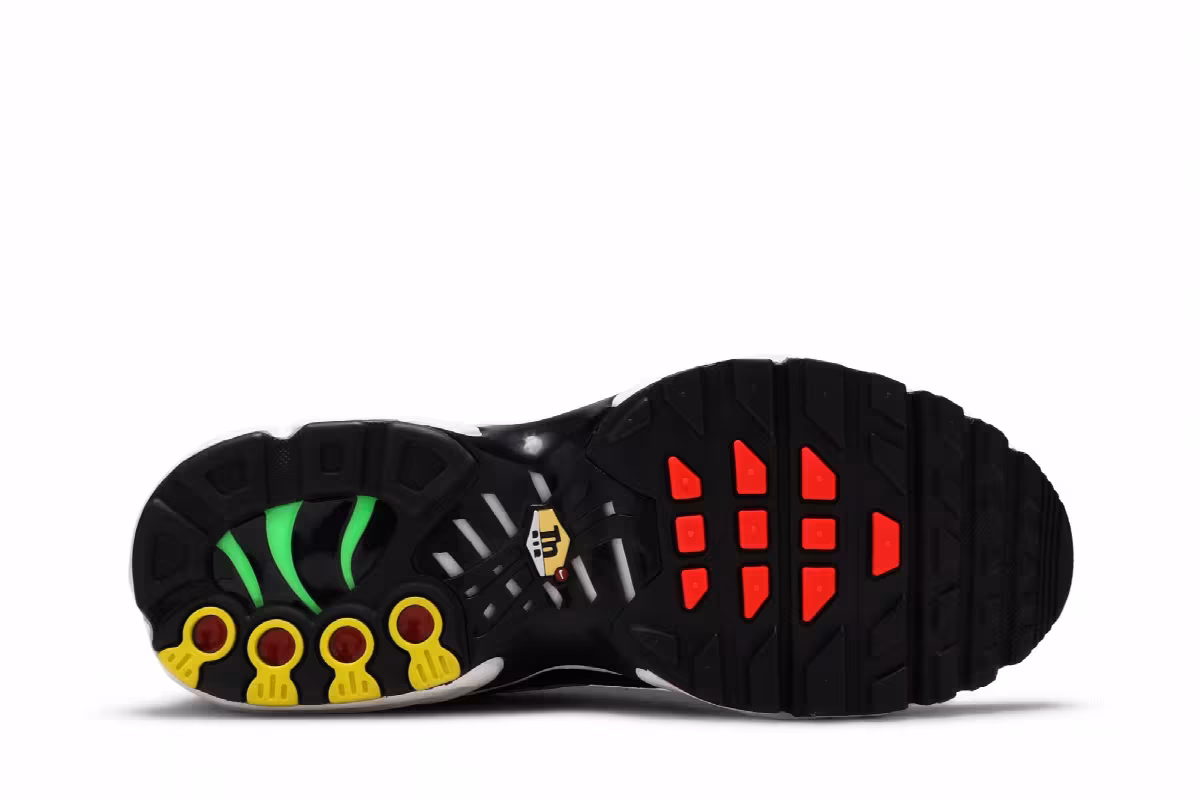Nike Air Max Plus GS Green Strike Flash Crimson, view 5