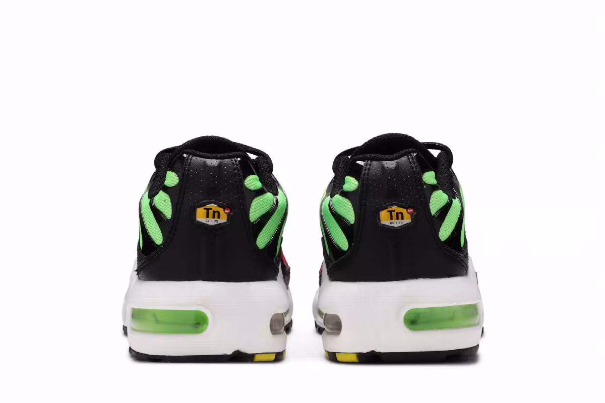 Nike Air Max Plus GS Green Strike Flash Crimson, view 7