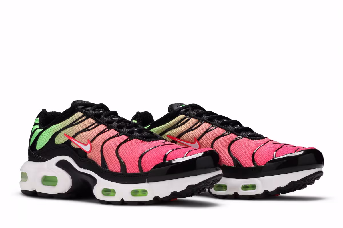 Nike Air Max Plus GS Green Strike Flash Crimson, view 9