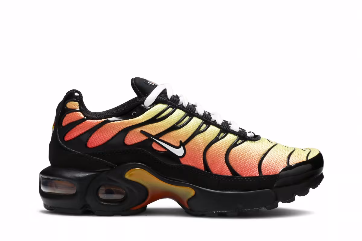 Nike Air Max Plus GS Black Habanero Red, view 2