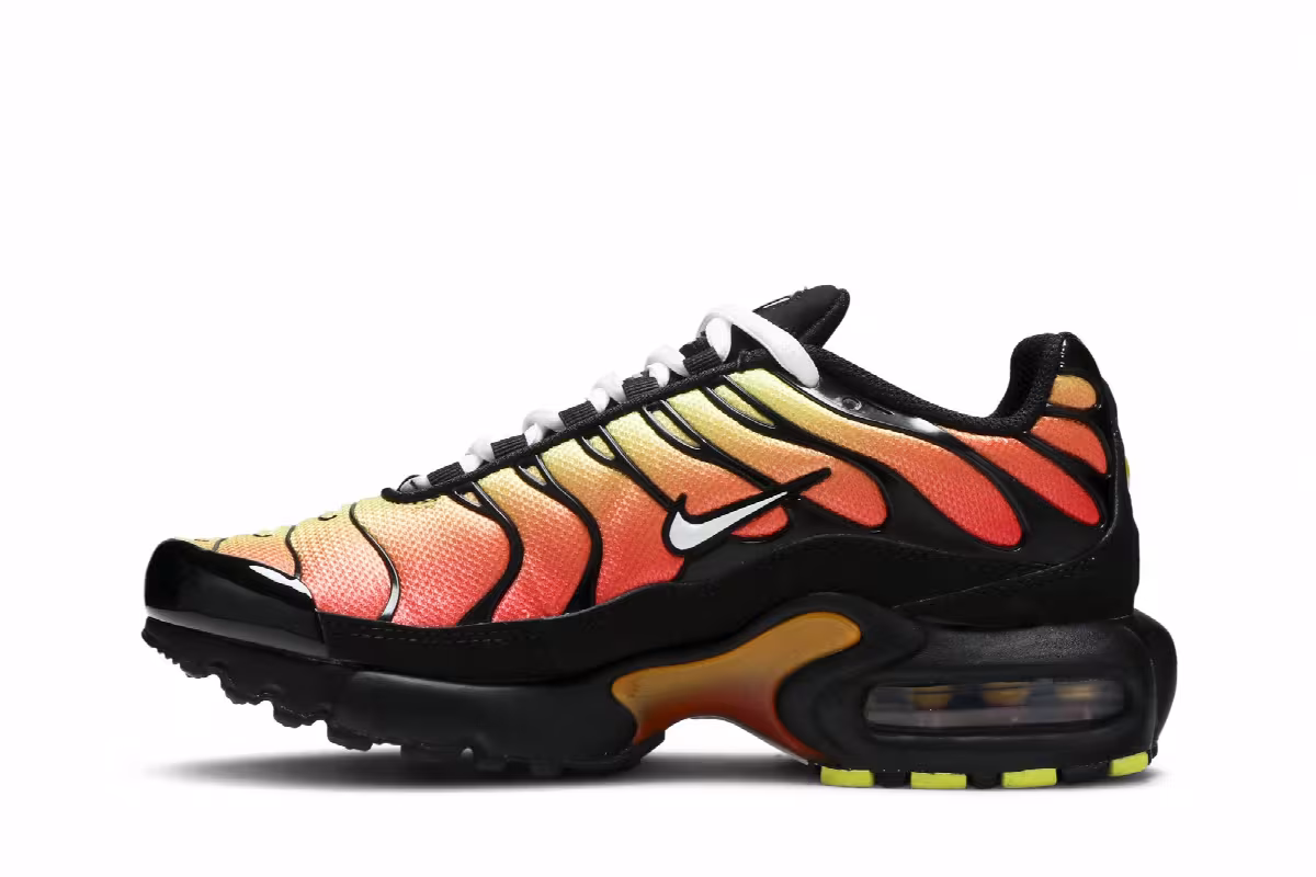 Nike Air Max Plus GS Black Habanero Red, view 4