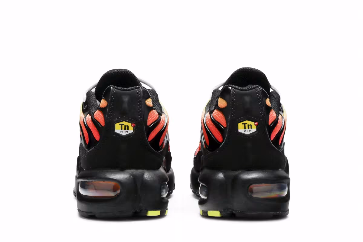 Nike Air Max Plus GS Black Habanero Red, view 7