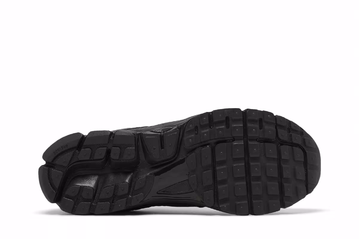 Nike Air Zoom Vomero 5 Triple Black, view 5