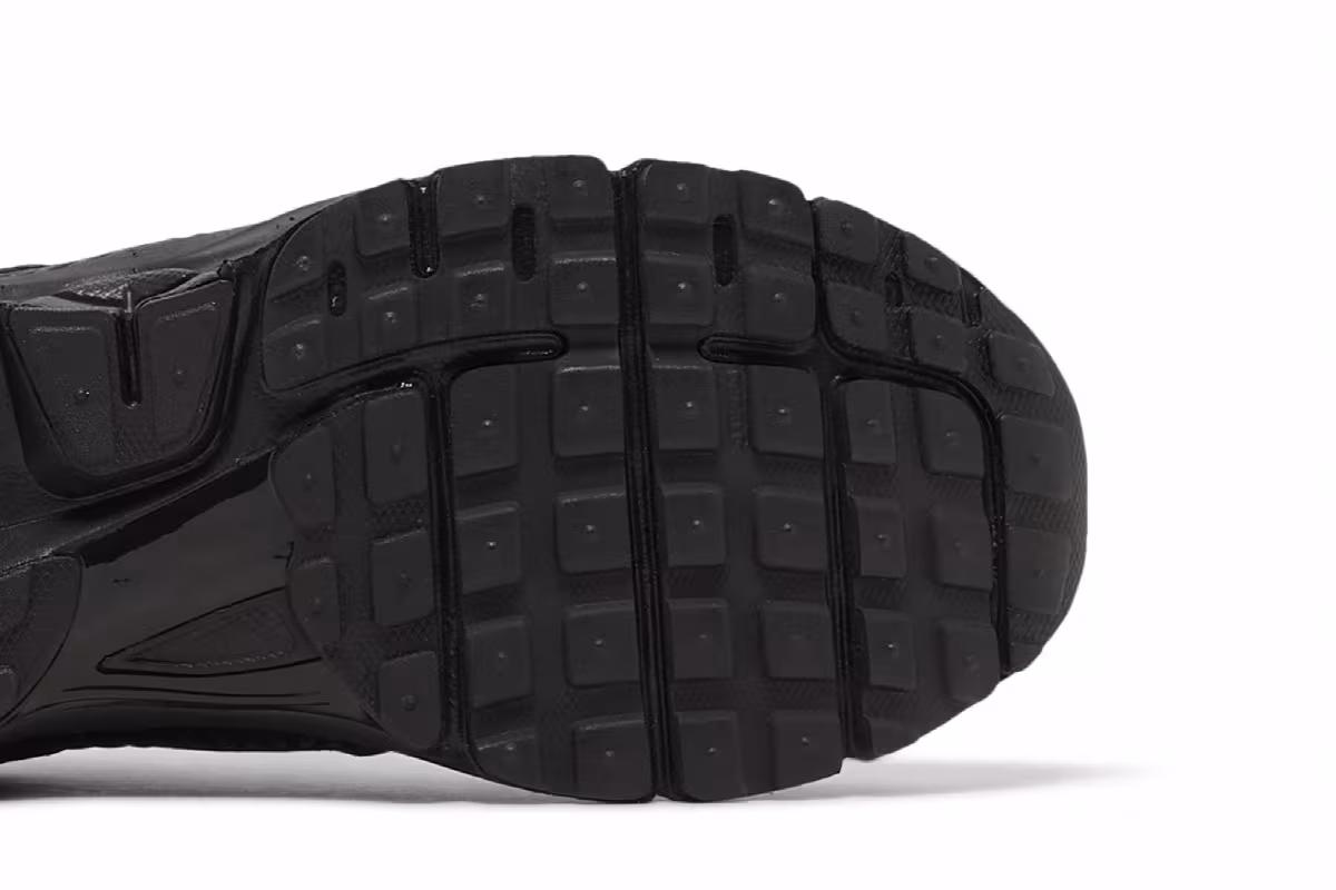 Nike Air Zoom Vomero 5 Triple Black, view 6