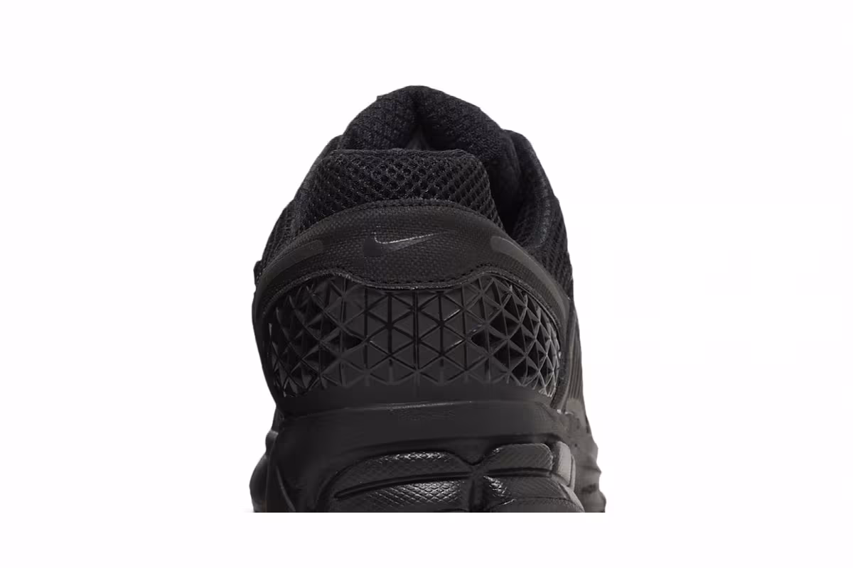 Nike Air Zoom Vomero 5 Triple Black, view 8