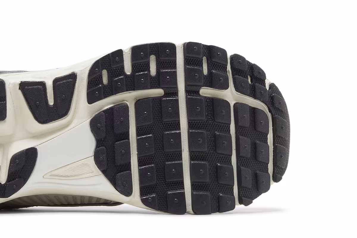 Nike Air Zoom Vomero 5 Chrome, view 6