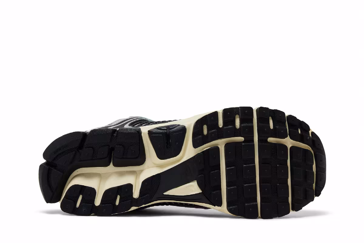 Nike Air Zoom Vomero 5 Black Chrome White, view 5