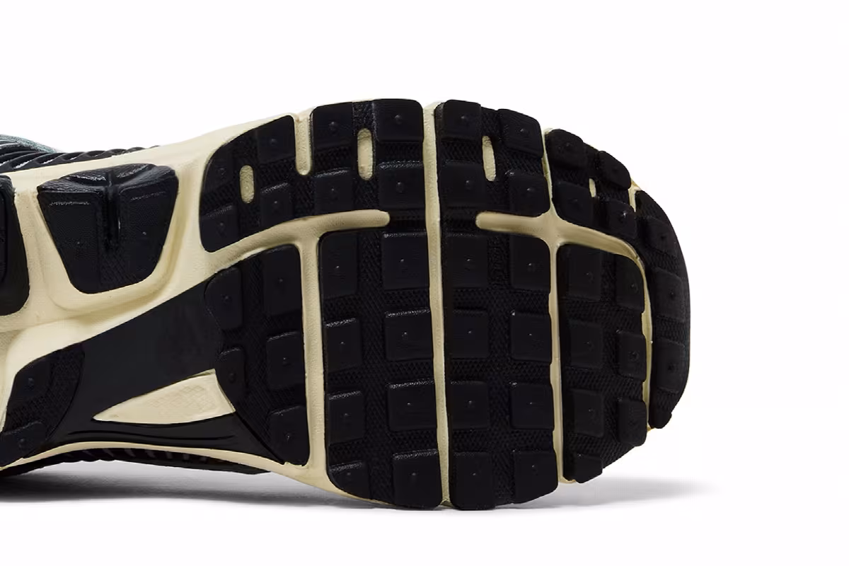 Nike Air Zoom Vomero 5 Black Chrome White, view 6
