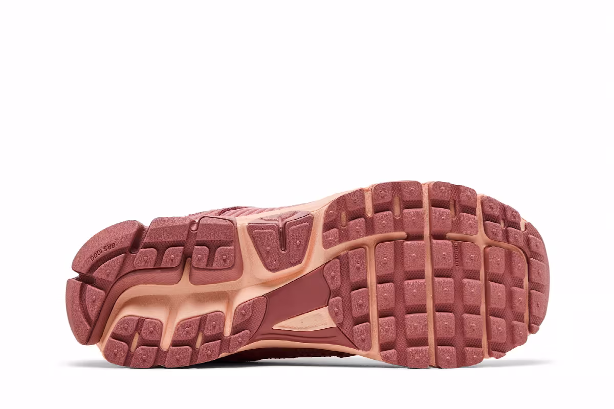Nike Air Zoom Vomero 5 Red Stardust, view 5