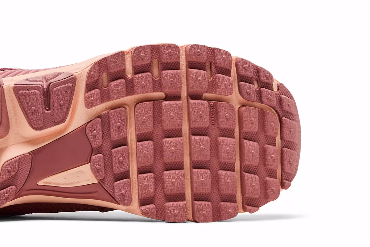 Nike Air Zoom Vomero 5 Red Stardust, view 6