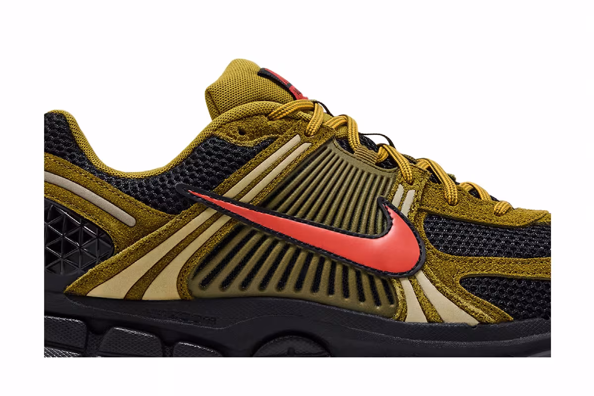 Nike Air Zoom Vomero 5 Olive Picante Red, view 3
