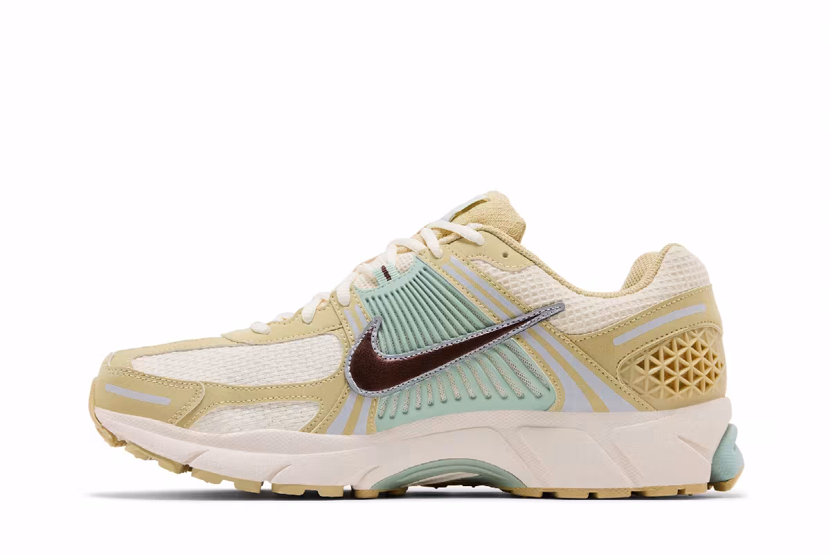 Nike Air Zoom Vomero 5 Team Gold Seafoam, view 4