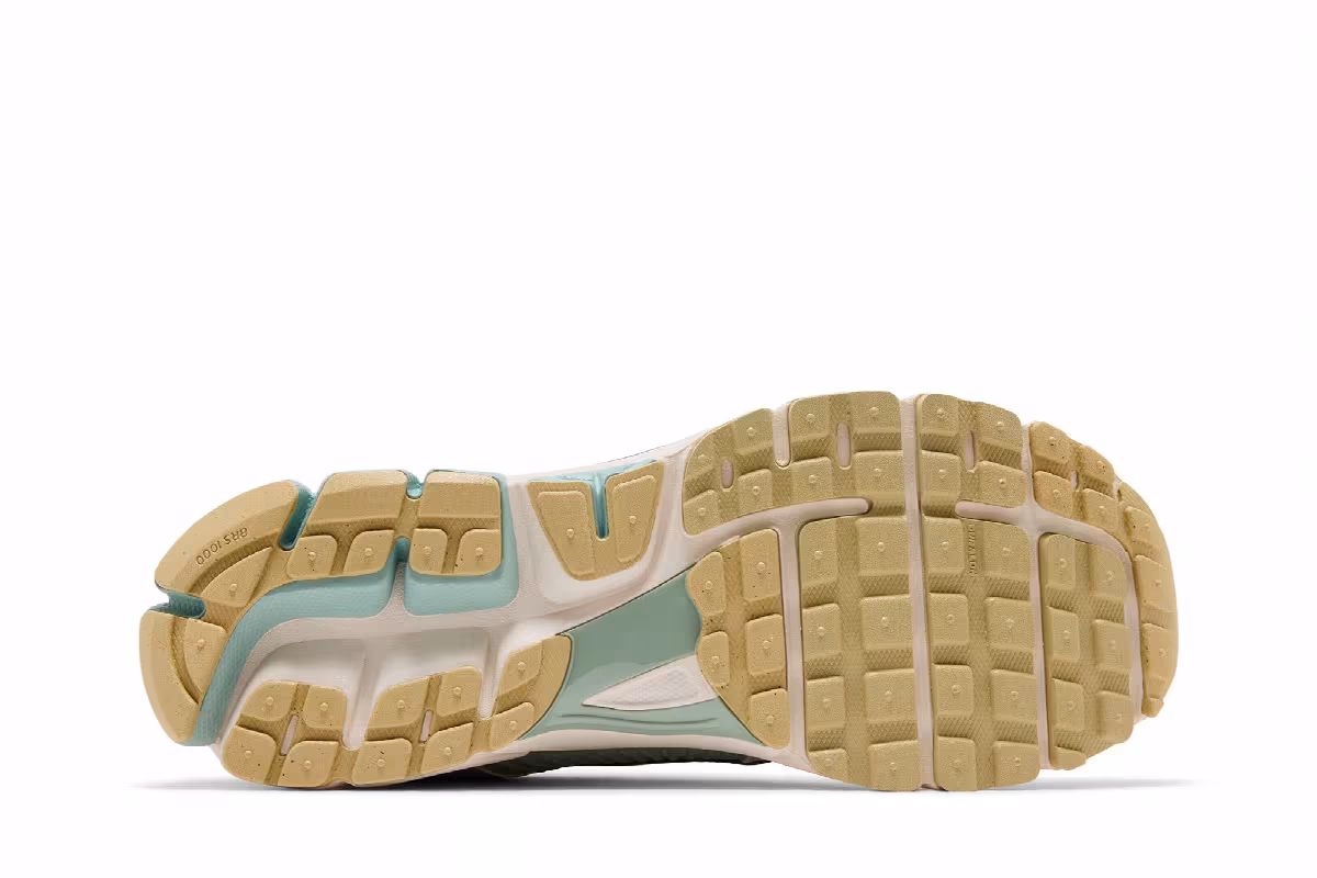 Nike Air Zoom Vomero 5 Team Gold Seafoam, view 5