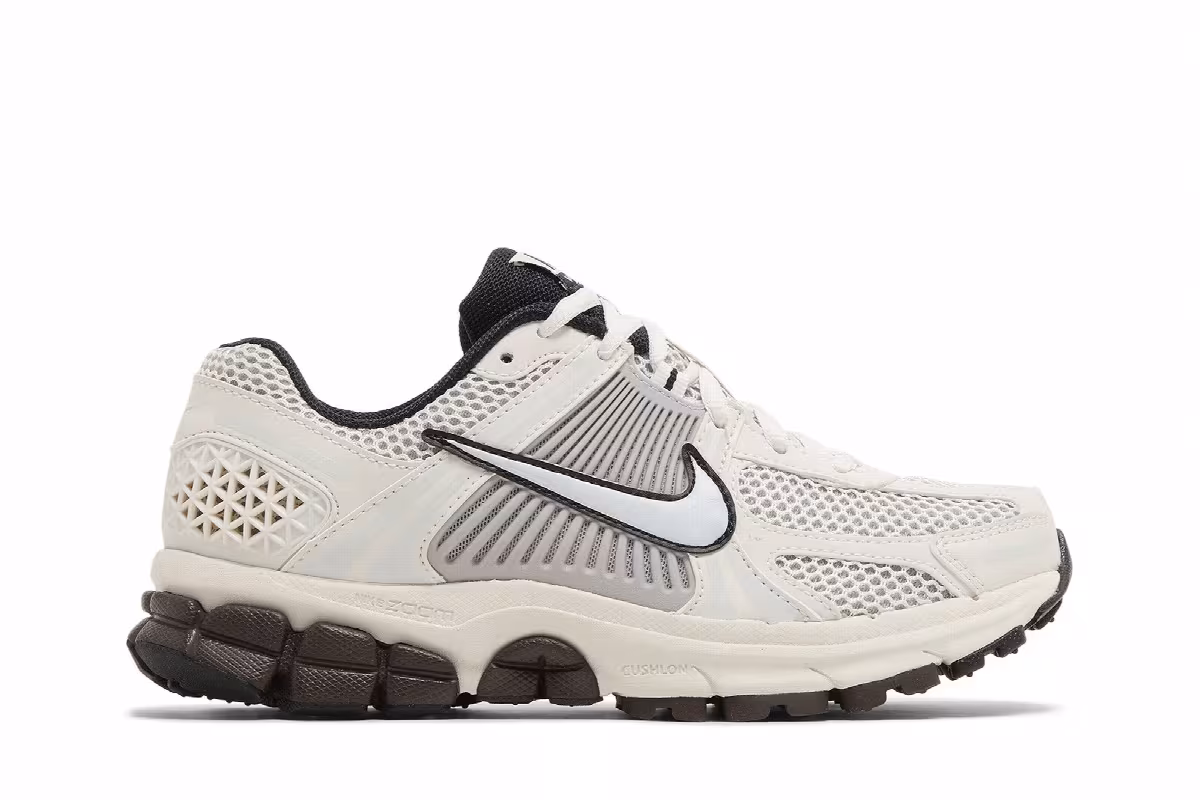 Nike Women's Air Zoom Vomero 5 Phantom, view 2