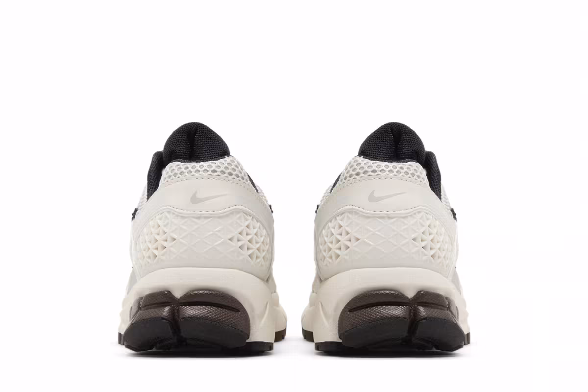 Nike Women's Air Zoom Vomero 5 Phantom, view 7