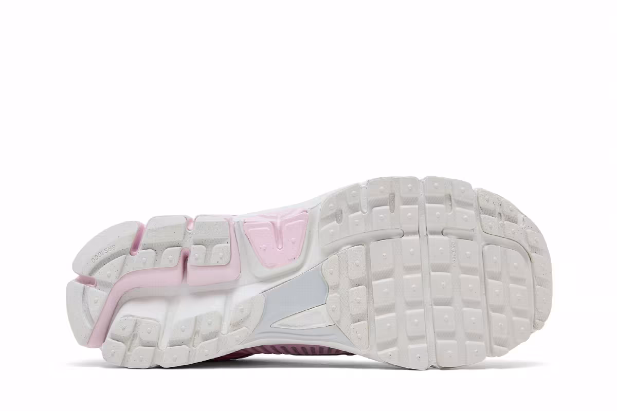 Nike Women's Air Zoom Vomero 5 Hyper Pink, view 5