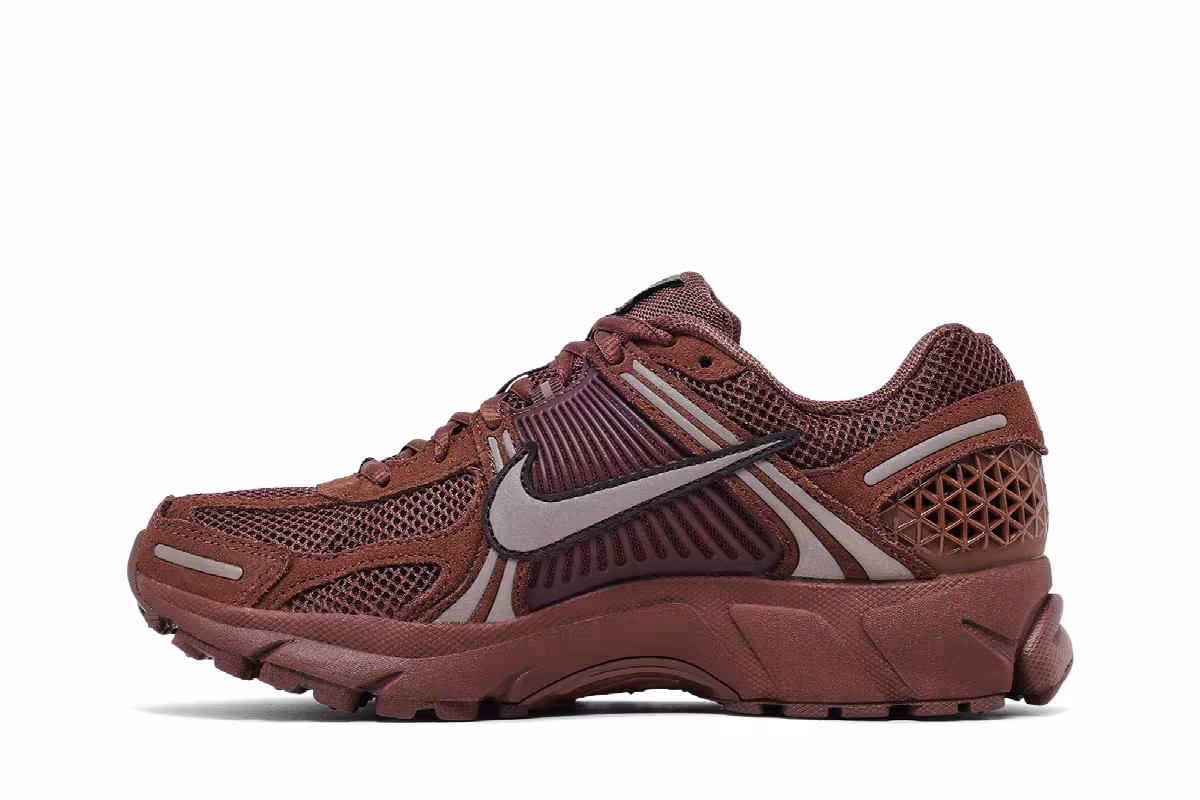 Nike Women's Air Zoom Vomero 5 Fauna Brown Velvet Brown, view 4