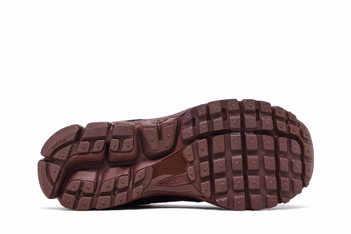 Nike Women's Air Zoom Vomero 5 Fauna Brown Velvet Brown, view 5