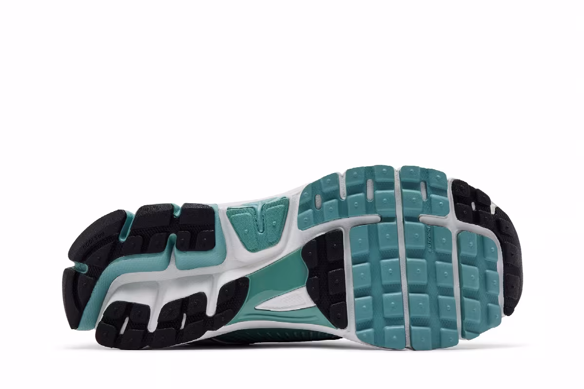 Nike Women's Air Zoom Vomero 5 Cannon, view 5