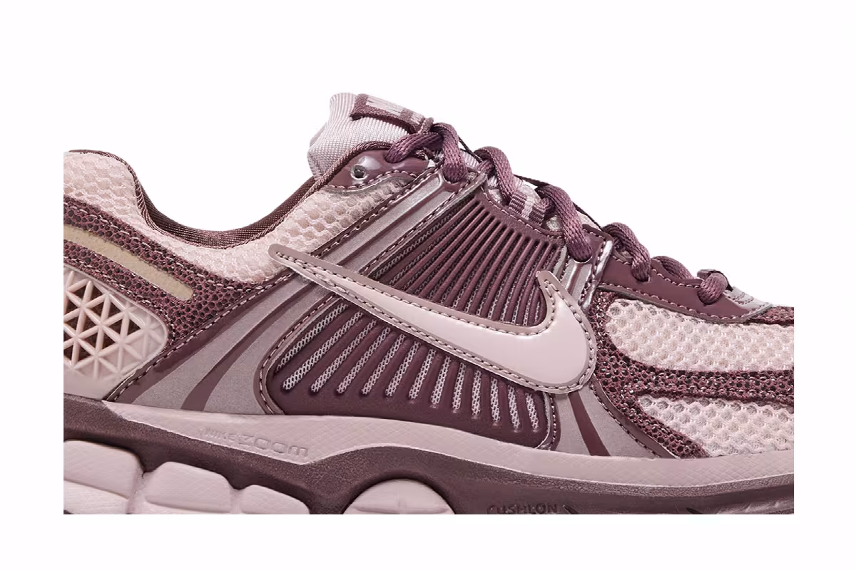 Nike Women's Zoom Vomero 5 Tattoo Particle Rose, view 3