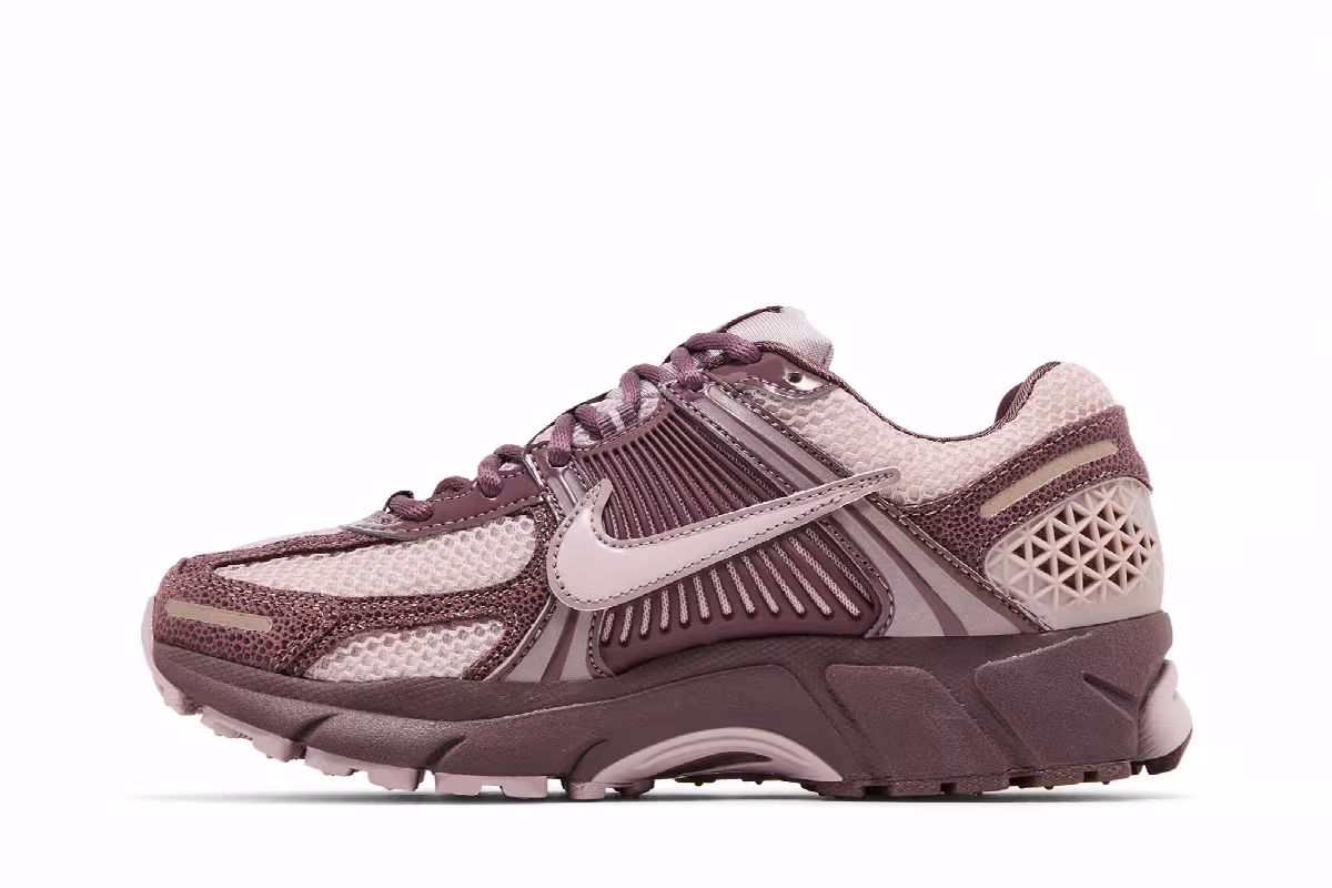 Nike Women's Zoom Vomero 5 Tattoo Particle Rose, view 4