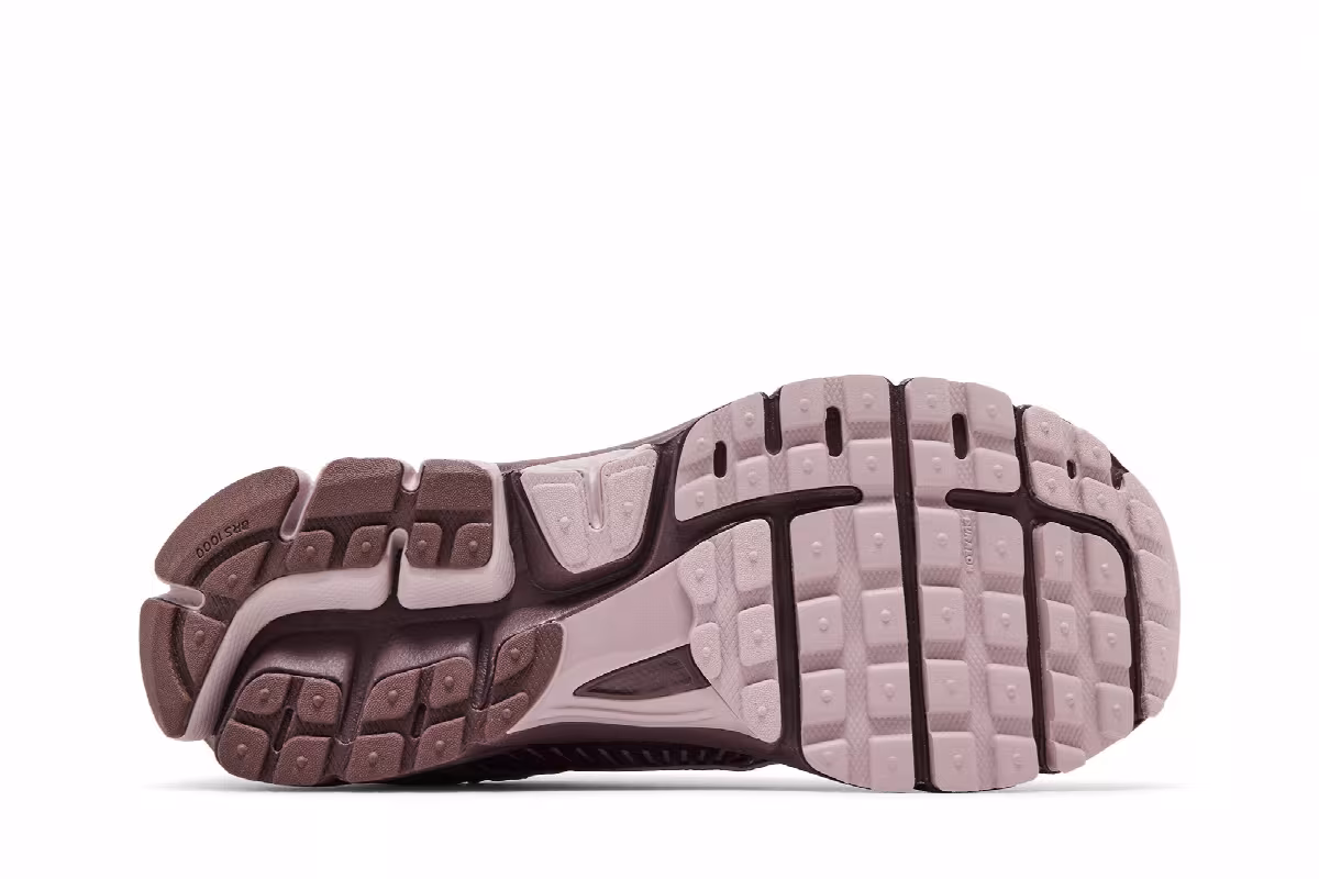 Nike Women's Zoom Vomero 5 Tattoo Particle Rose, view 5