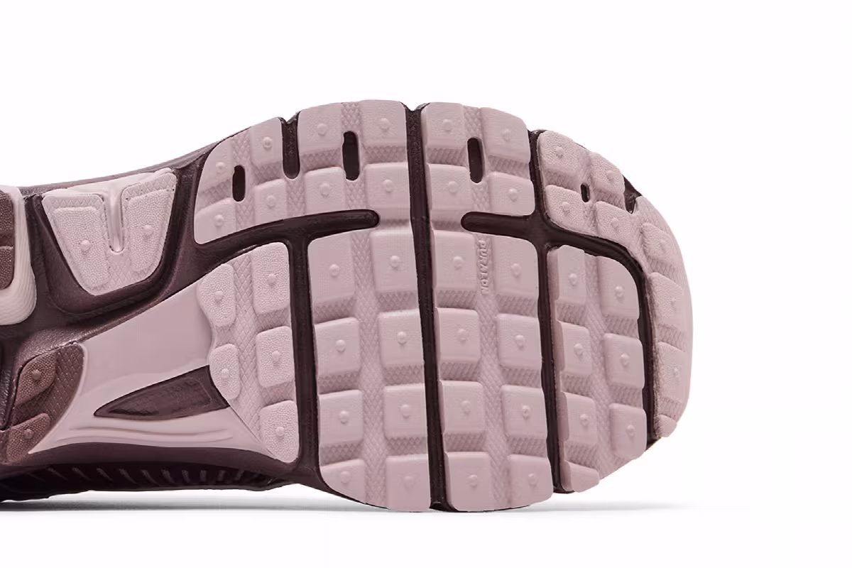 Nike Women's Zoom Vomero 5 Tattoo Particle Rose, view 6