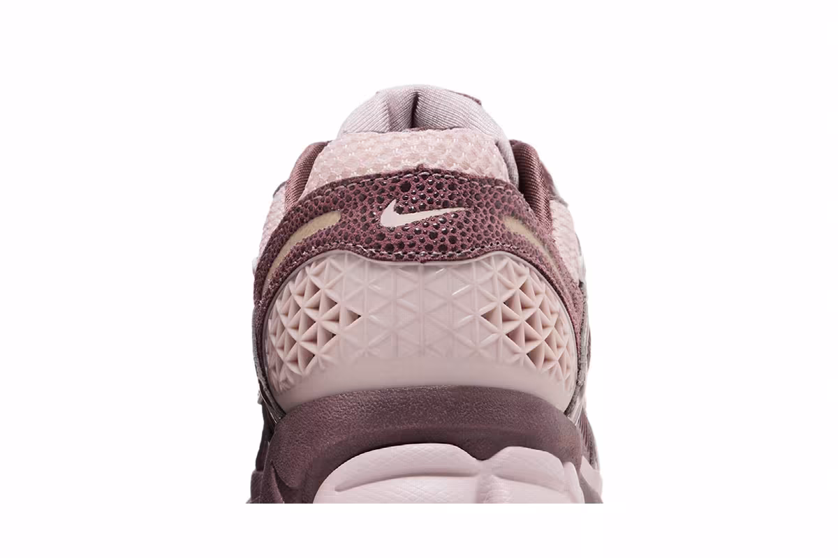 Nike Women's Zoom Vomero 5 Tattoo Particle Rose, view 8