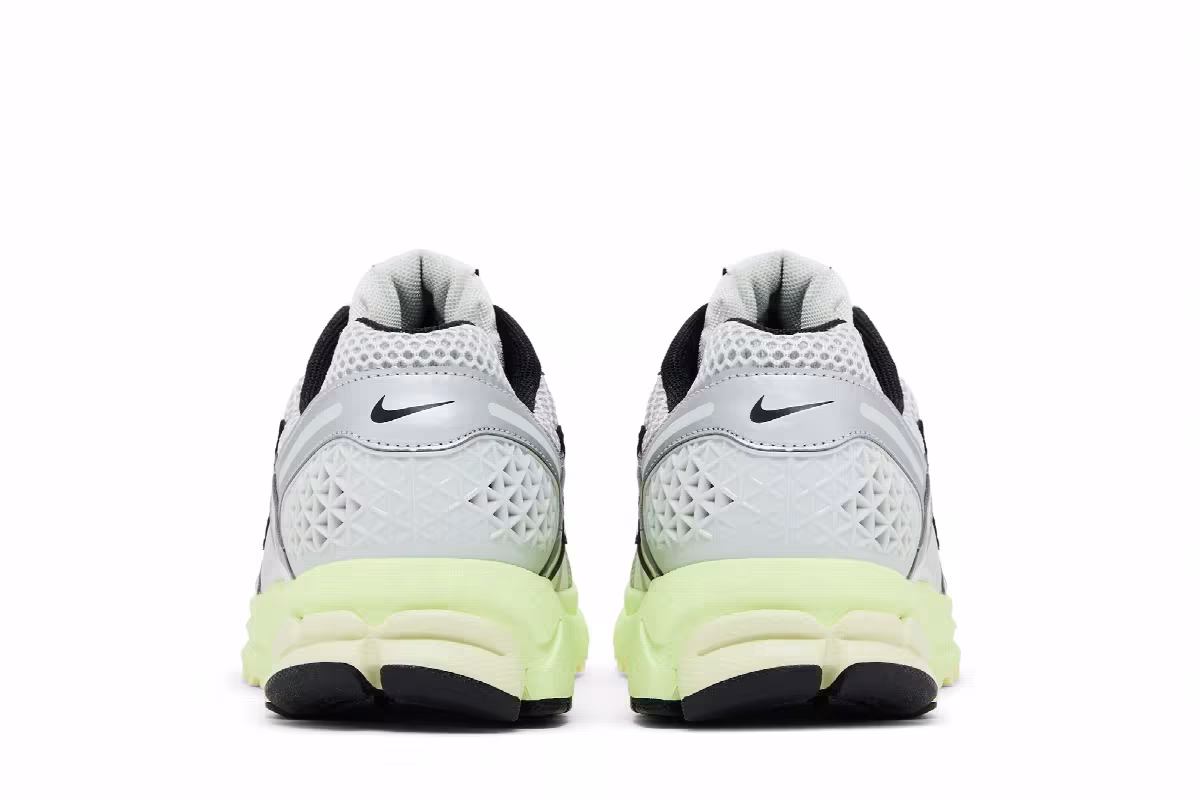 Nike Women's Zoom Vomero 5 Photon Dust Metallic Silver, view 7
