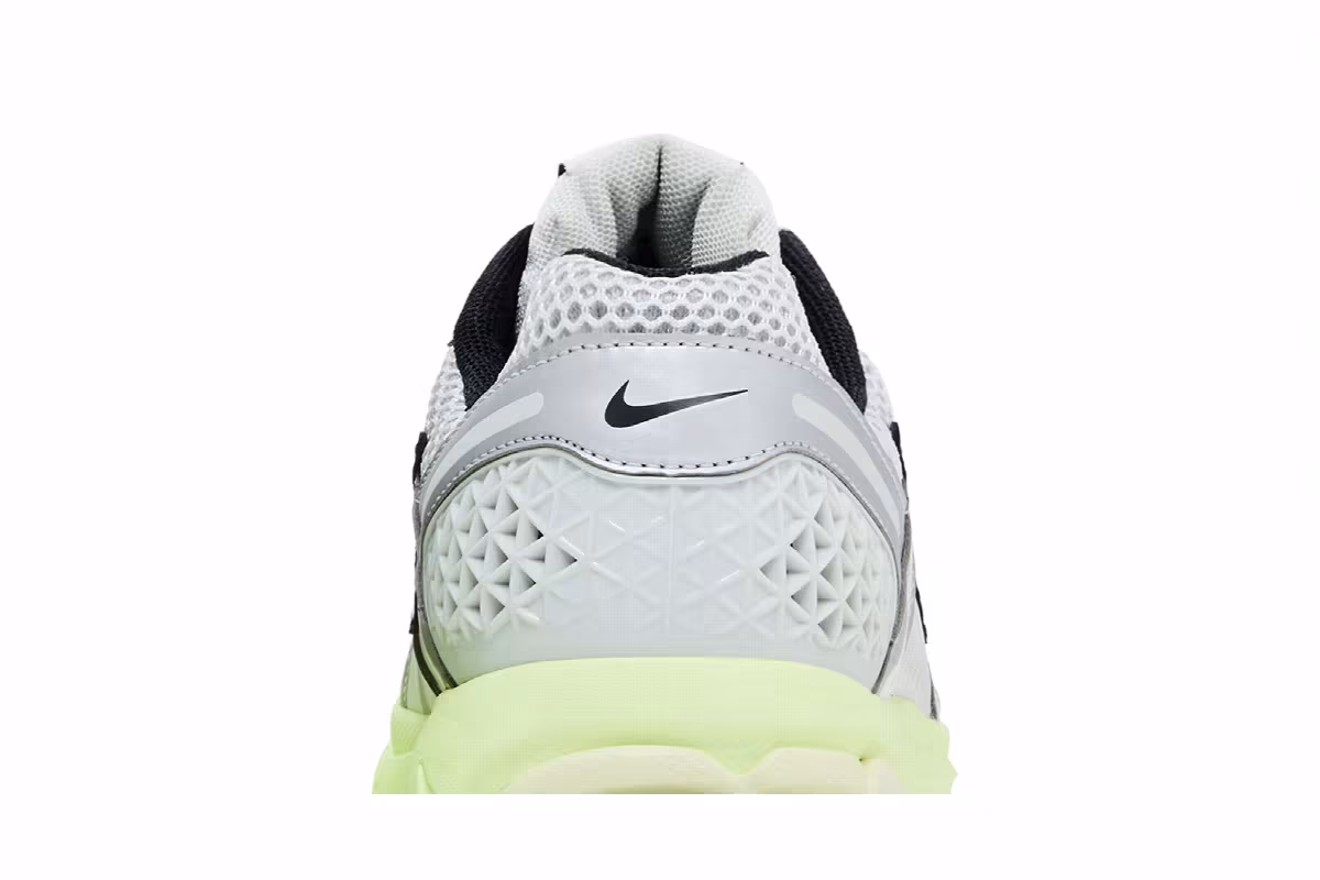 Nike Women's Zoom Vomero 5 Photon Dust Metallic Silver, view 8