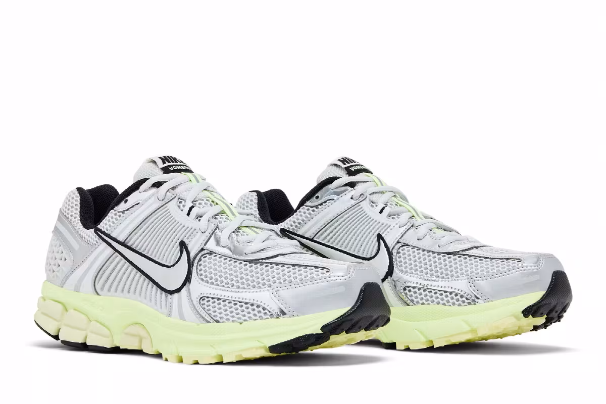 Nike Women's Zoom Vomero 5 Photon Dust Metallic Silver, view 9