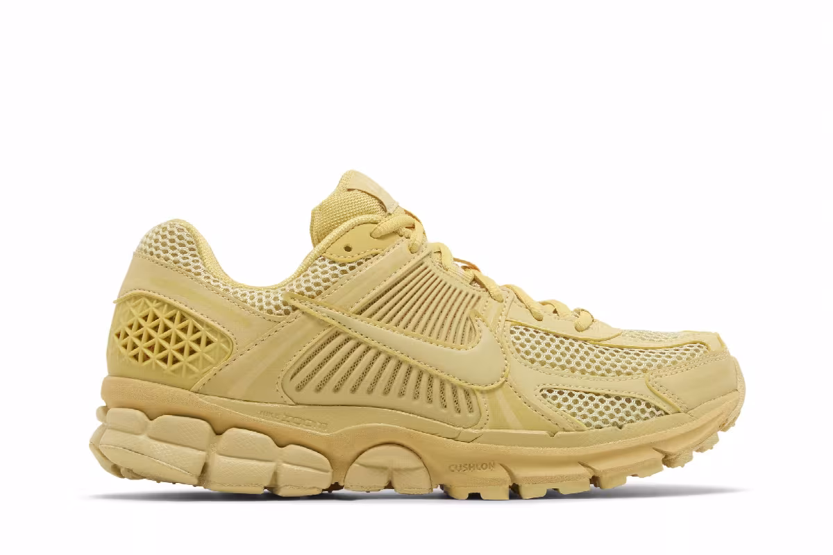 Nike Women's Air Zoom Vomero 5 Saturn Gold, view 2