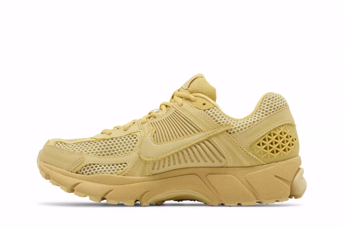 Nike Women's Air Zoom Vomero 5 Saturn Gold, view 4