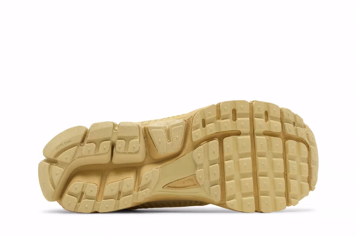 Nike Women's Air Zoom Vomero 5 Saturn Gold, view 5