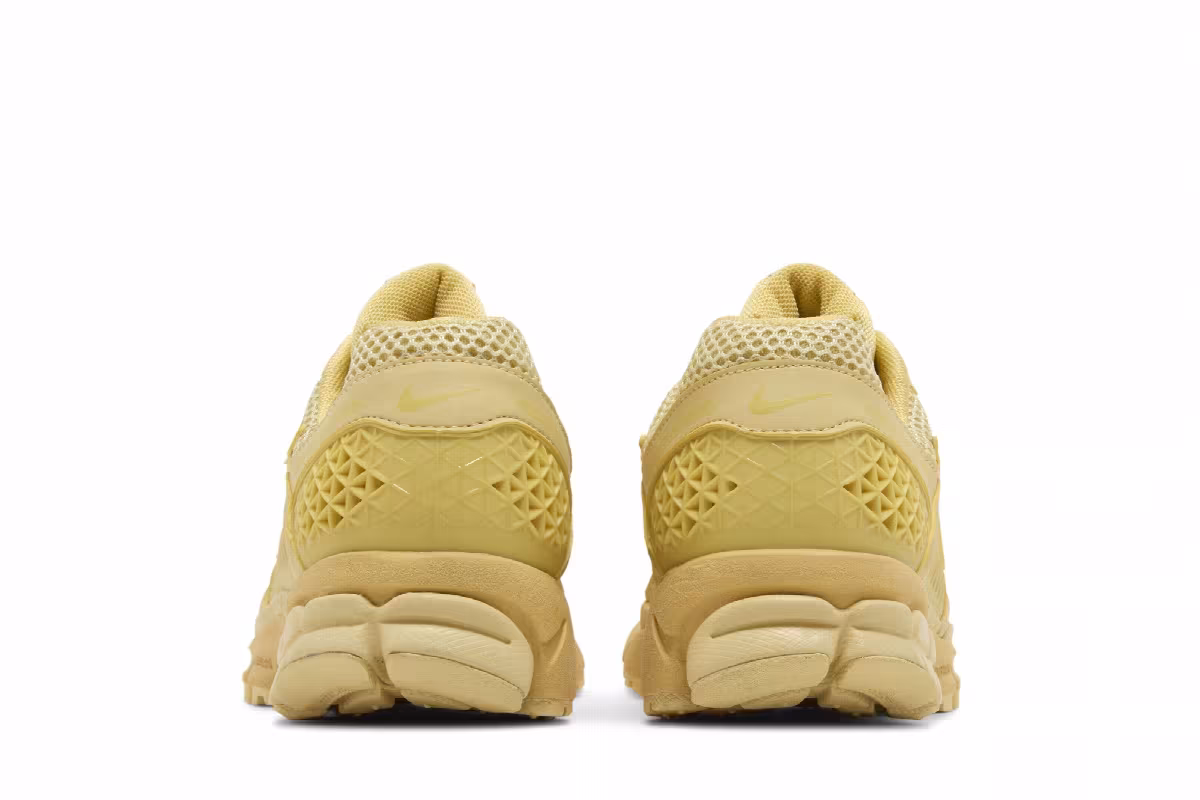 Nike Women's Air Zoom Vomero 5 Saturn Gold, view 7