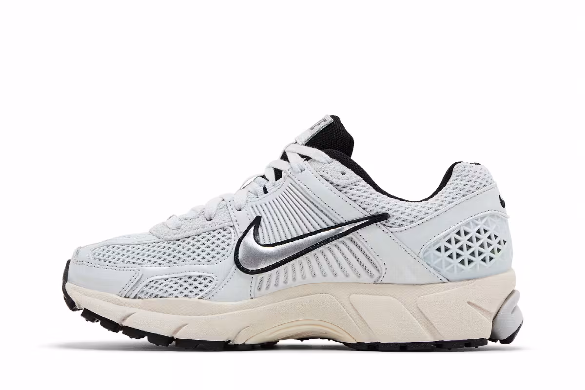 Nike Women's Air Zoom Vomero 5 Platinum Light Orewood Brown, view 4
