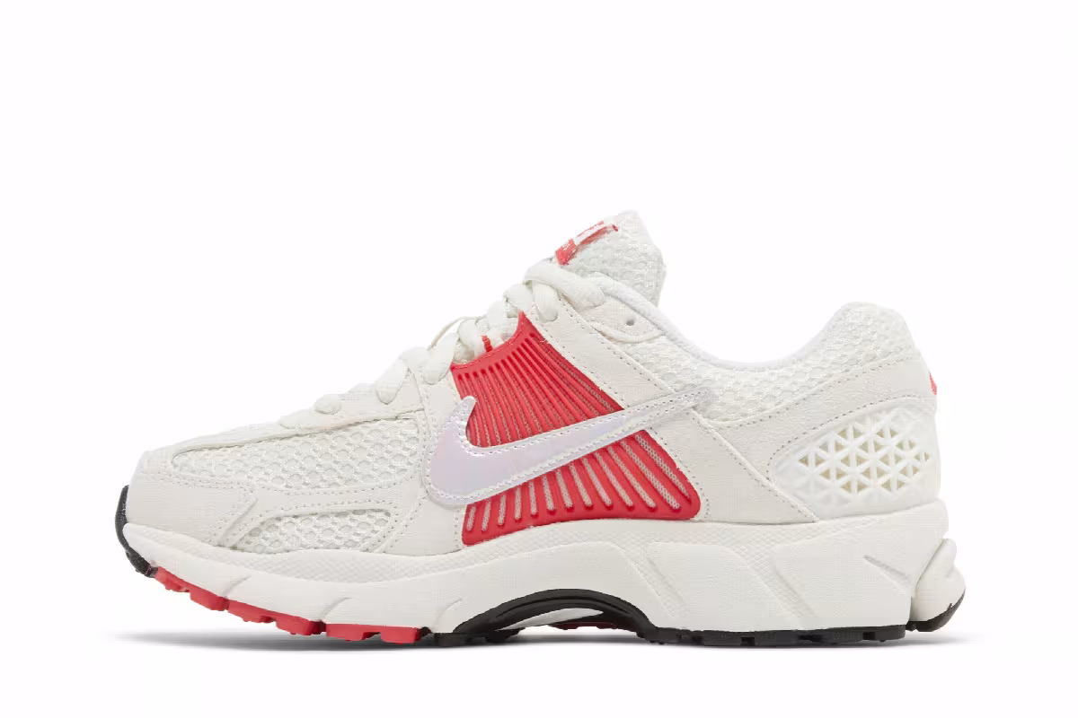 Nike Women's Air Zoom Vomero 5 Sail Siren Red, view 4