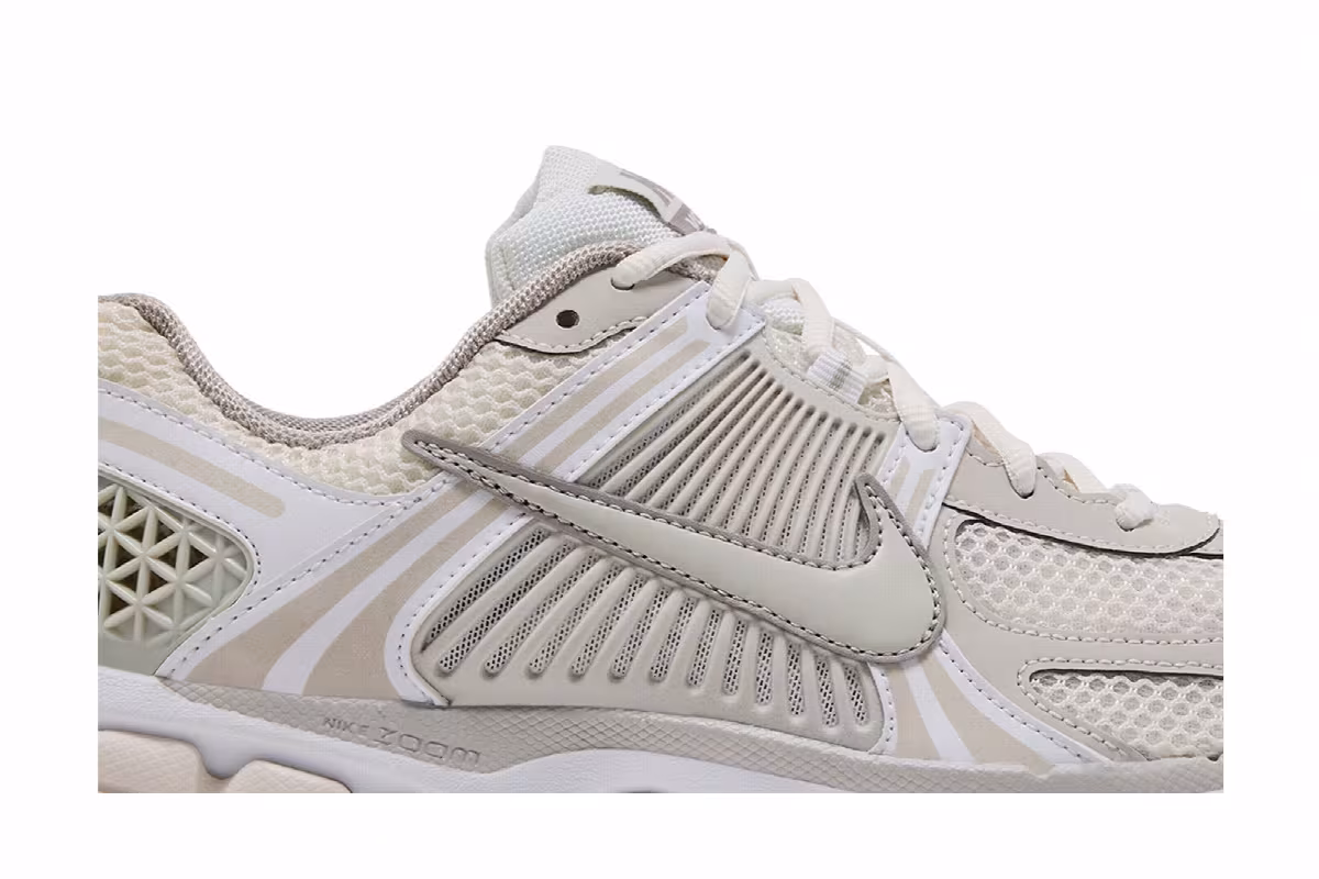 Nike Women's Air Zoom Vomero 5 Light Bone, view 3