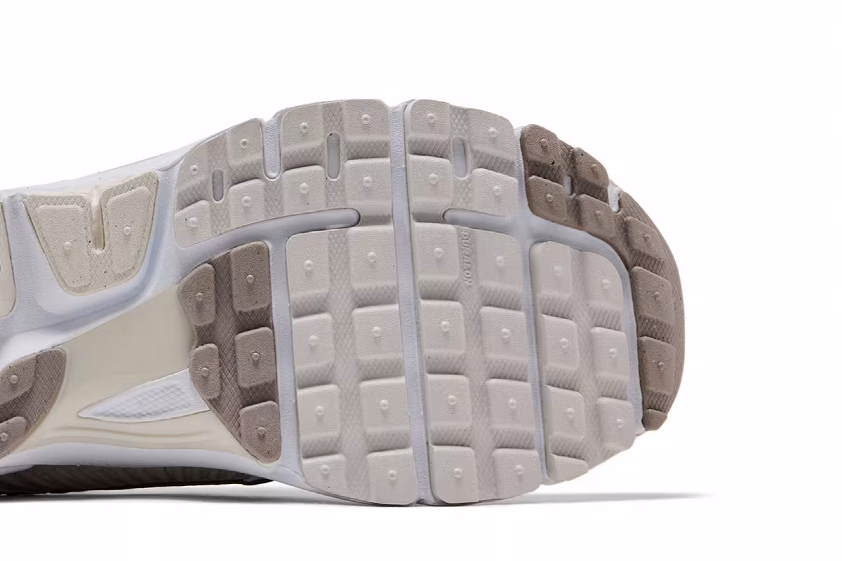 Nike Women's Air Zoom Vomero 5 Light Bone, view 6