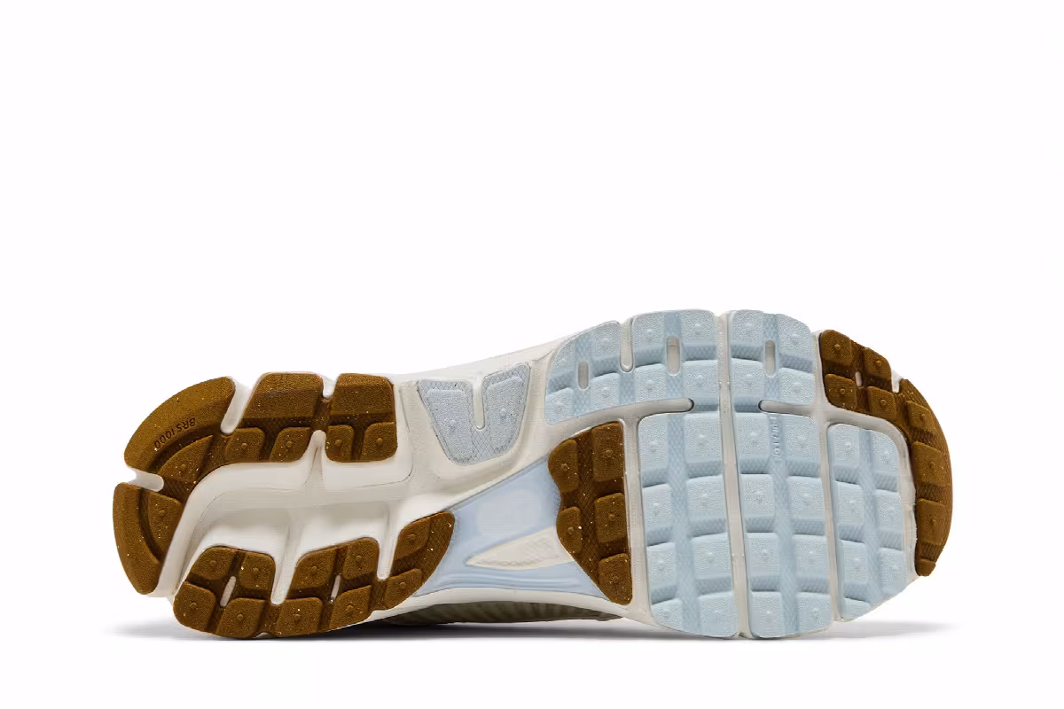 Nike Women's Air Zoom Vomero 5 Sail Buff Gold, view 5