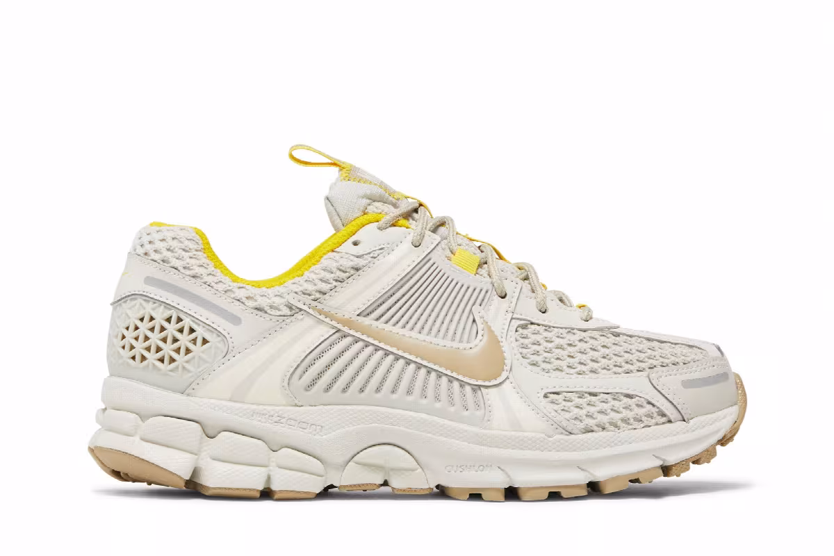 Nike Women's Air Zoom Vomero 5 Light Bone, view 2
