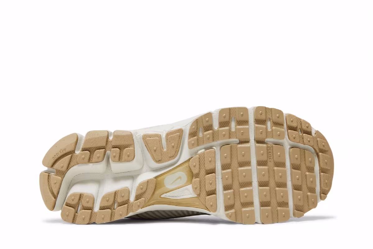 Nike Women's Air Zoom Vomero 5 Light Bone, view 5