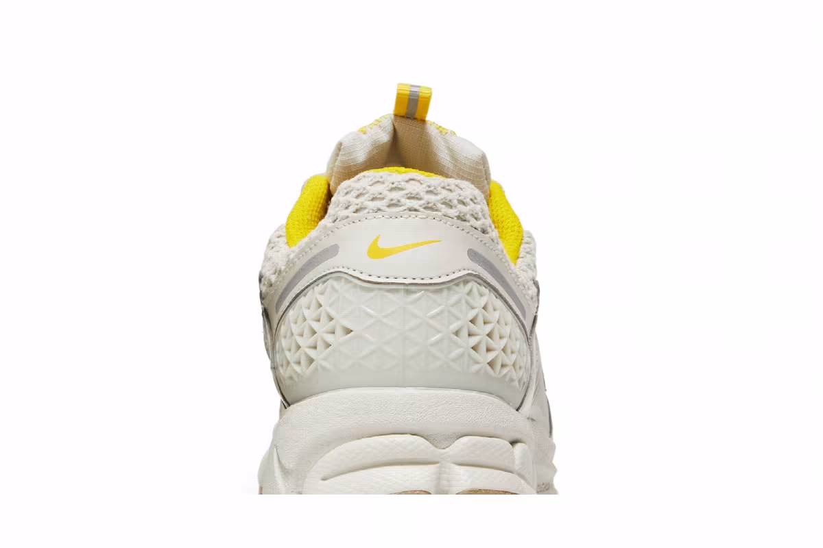 Nike Women's Air Zoom Vomero 5 Light Bone, view 8